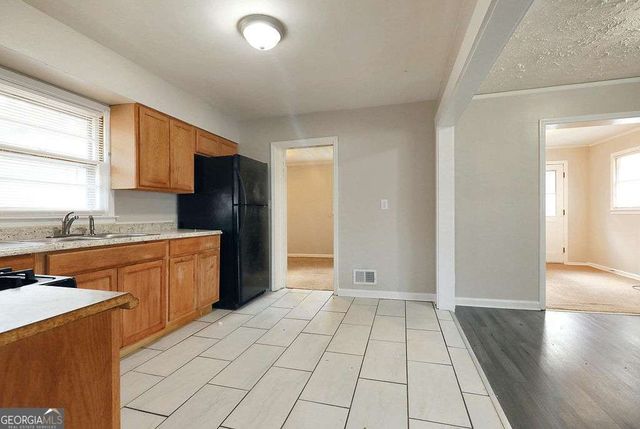 2576 wood valley Drive, East Point, GA 30344