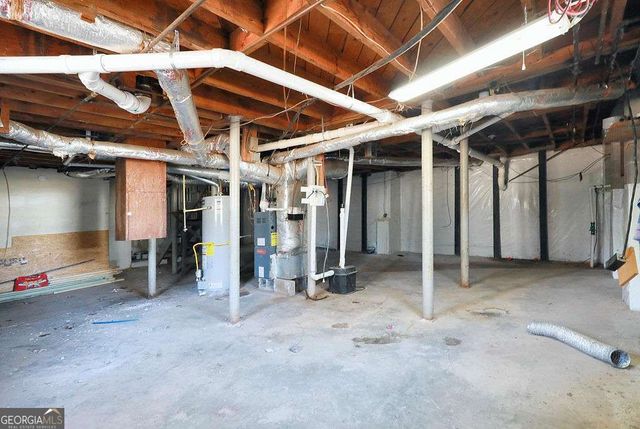 2576 wood valley Drive, East Point, GA 30344