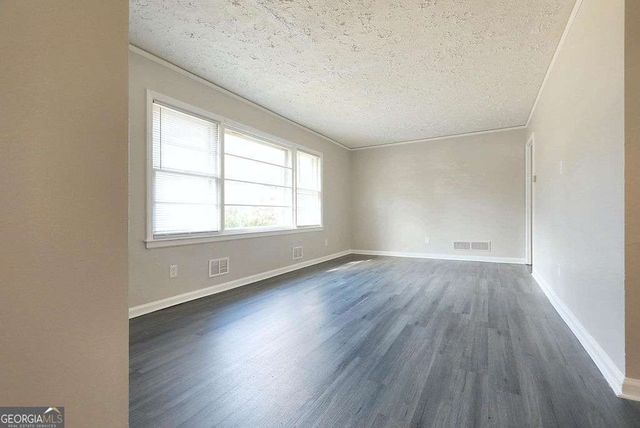 2576 wood valley Drive, East Point, GA 30344