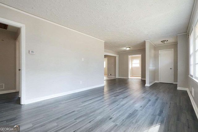 2576 wood valley Drive, East Point, GA 30344