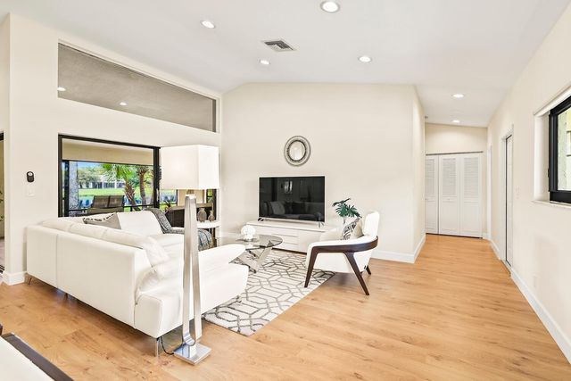 6125 Winding Brook Way, Delray Beach, FL 33484