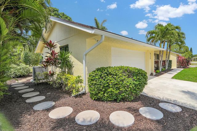 6125 Winding Brook Way, Delray Beach, FL 33484