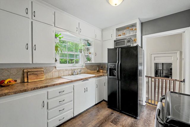 2017 S Pershing St, Wichita, KS 67218