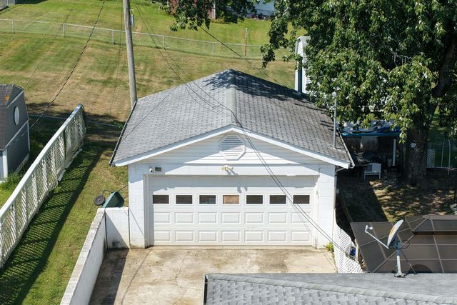 2305 J Street, Bedford, IN 47421