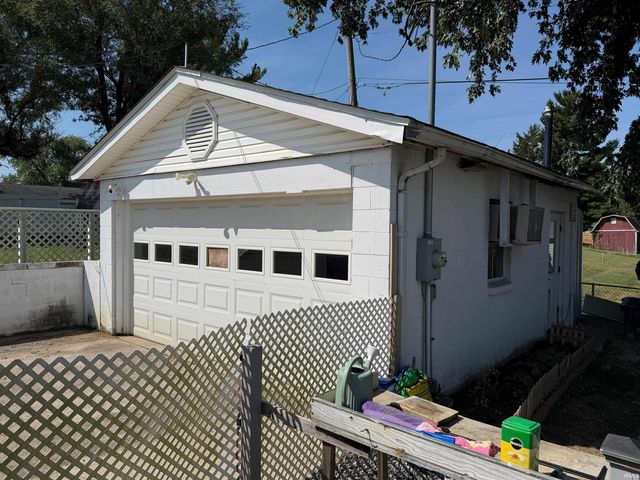 2305 J Street, Bedford, IN 47421