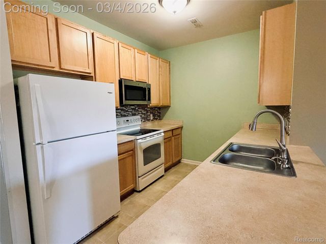 2395 Knollwood Drive, Canton Charter Township, MI 48188