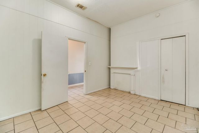 812 N D St, Pensacola, FL 32501