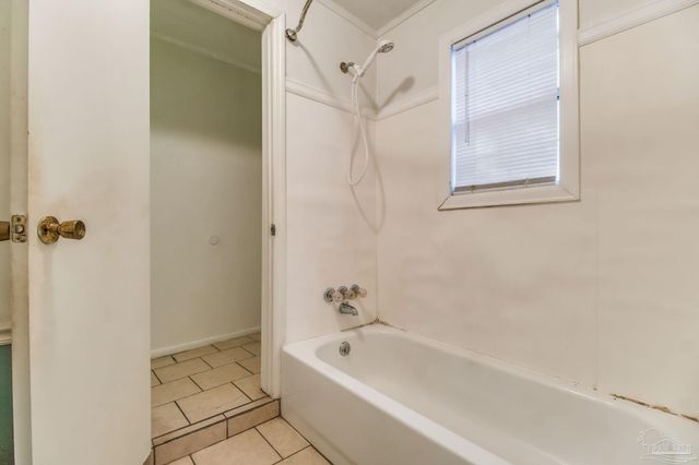 812 N D St, Pensacola, FL 32501