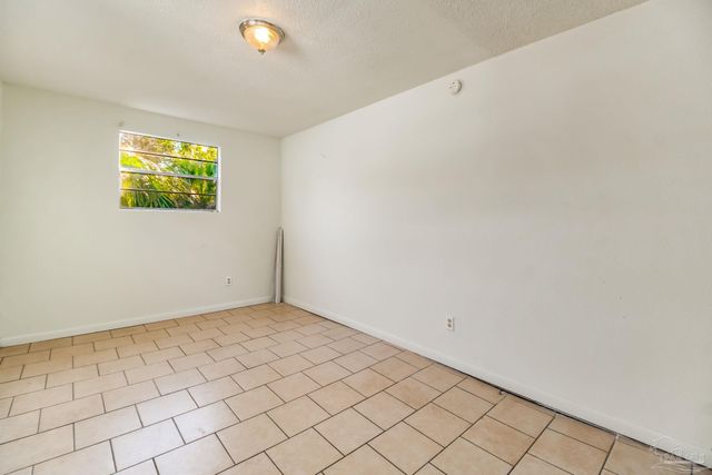 812 N D St, Pensacola, FL 32501