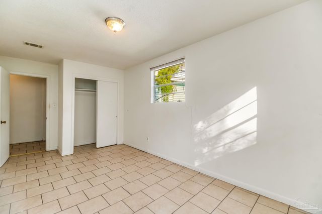 812 N D St, Pensacola, FL 32501