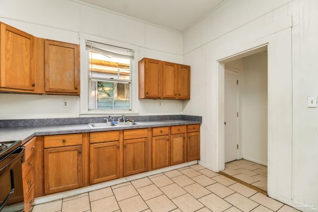 812 N D St, Pensacola, FL 32501