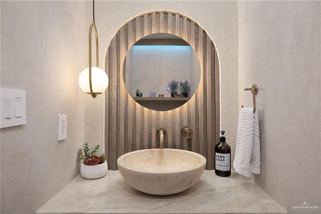 1808 S Middleton Street, Edinburg, TX 78539