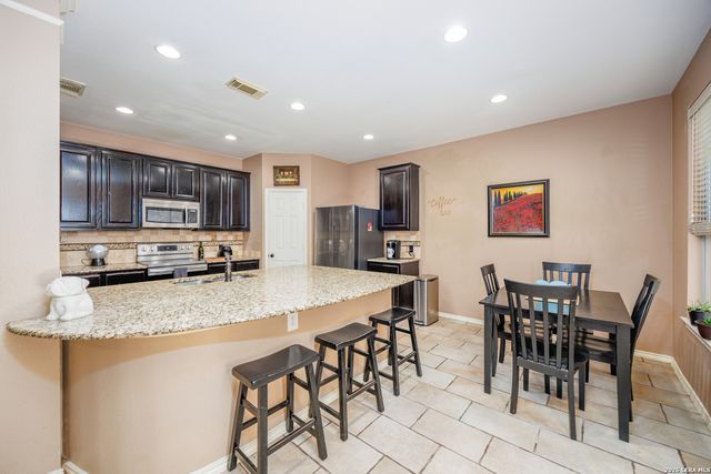 8807 Brae Crest Dr, San Antonio, TX 78249