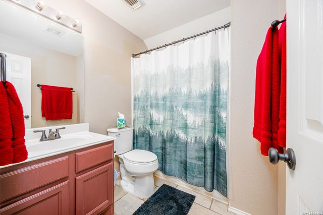 8807 Brae Crest Dr, San Antonio, TX 78249