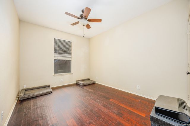 8807 Brae Crest Dr, San Antonio, TX 78249