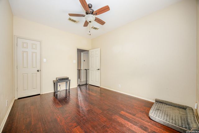 8807 Brae Crest Dr, San Antonio, TX 78249