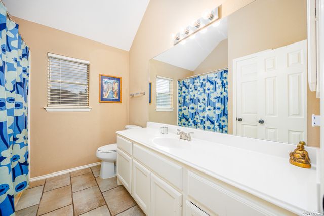 8807 Brae Crest Dr, San Antonio, TX 78249