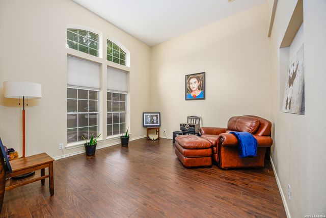 8807 Brae Crest Dr, San Antonio, TX 78249