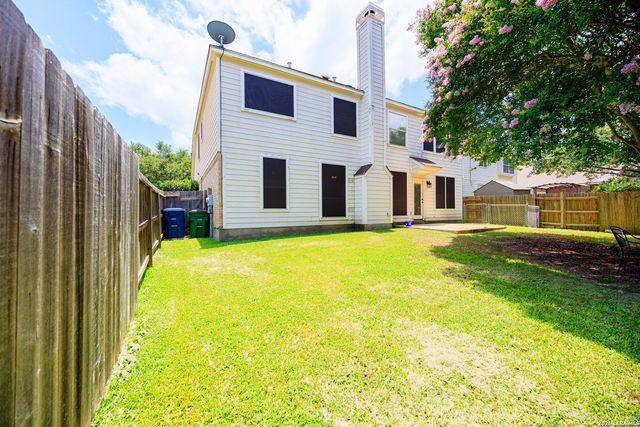 8807 Brae Crest Dr, San Antonio, TX 78249
