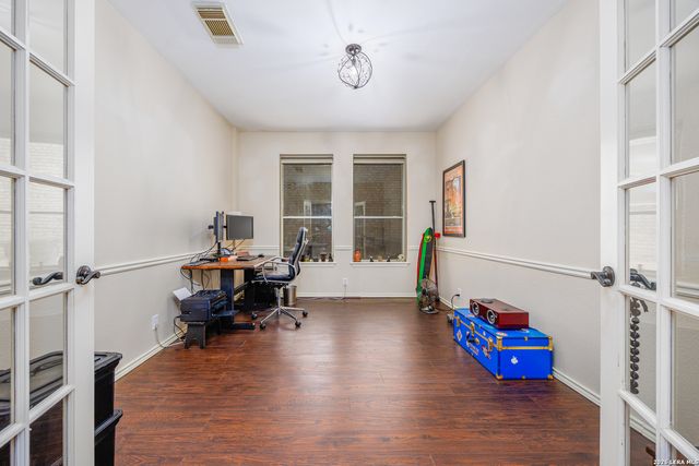 8807 Brae Crest Dr, San Antonio, TX 78249