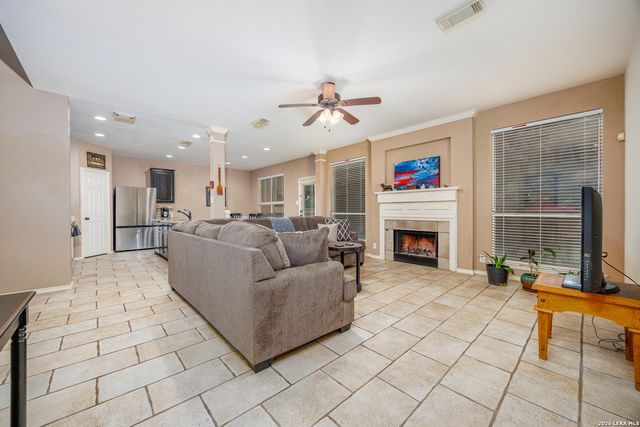 8807 Brae Crest Dr, San Antonio, TX 78249