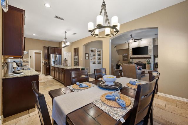 1819 Lakes Edge Boulevard, Mansfield, TX 76063