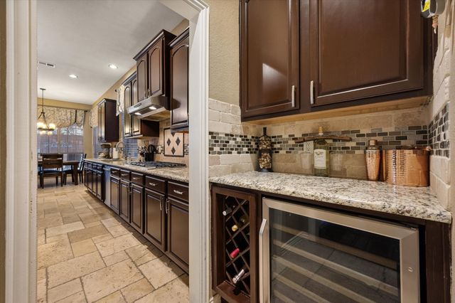 1819 Lakes Edge Boulevard, Mansfield, TX 76063