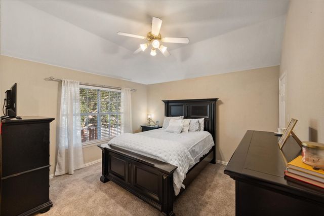 1819 Lakes Edge Boulevard, Mansfield, TX 76063