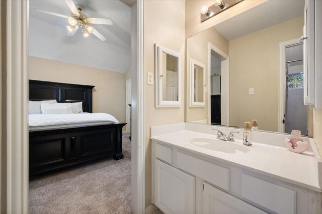 1819 Lakes Edge Boulevard, Mansfield, TX 76063