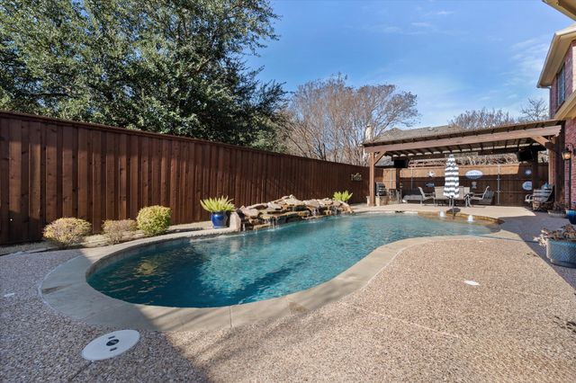 1819 Lakes Edge Boulevard, Mansfield, TX 76063