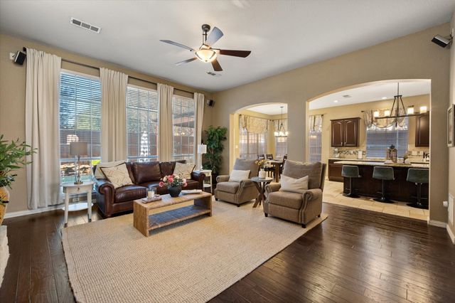 1819 Lakes Edge Boulevard, Mansfield, TX 76063