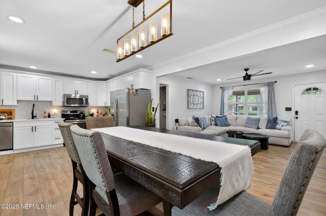 6258 ALEXON Drive, Jacksonville, FL 32210