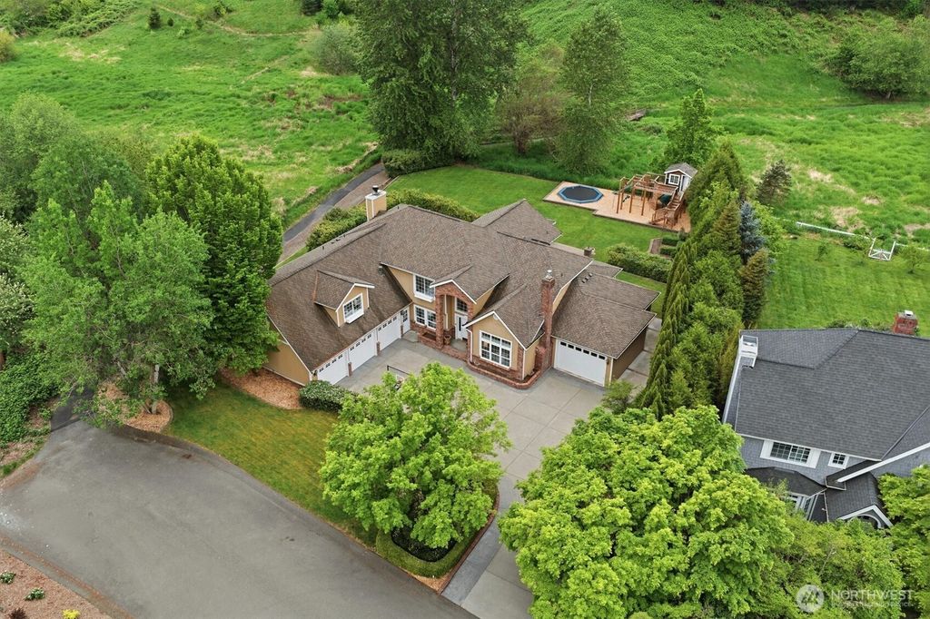 4511 238th Place SE, Sammamish, WA 98029