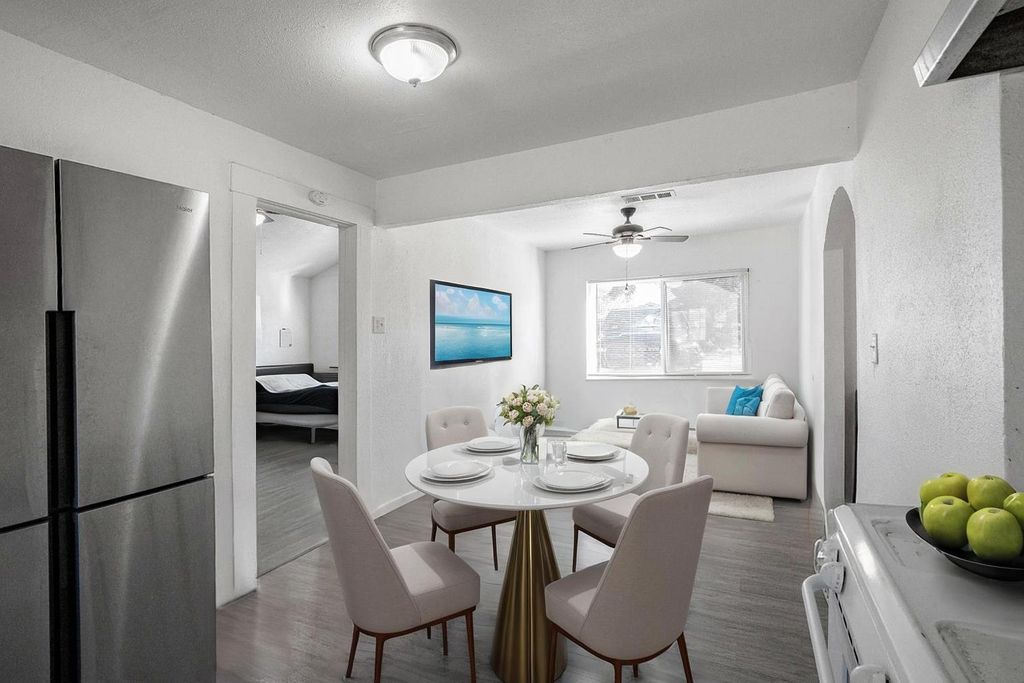 Image 10 of property listing at 4731 E Turner Avenue, Fresno, CA 93702