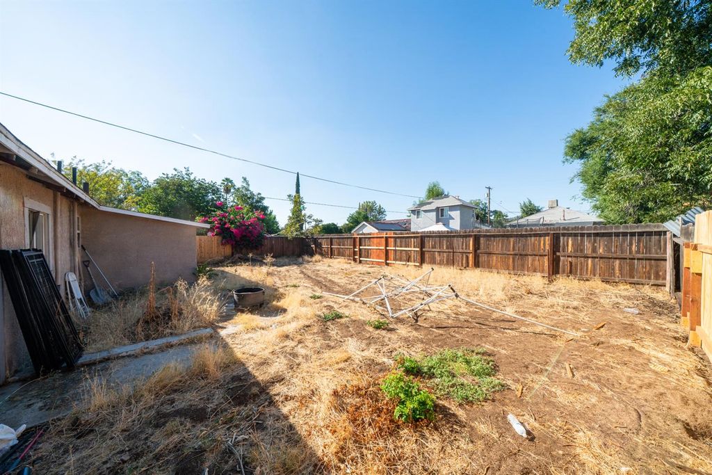 Image 13 of property listing at 4731 E Turner Avenue, Fresno, CA 93702