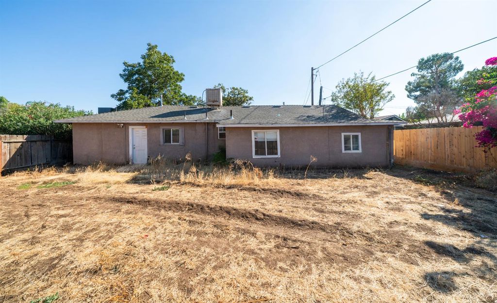 Image 16 of property listing at 4731 E Turner Avenue, Fresno, CA 93702
