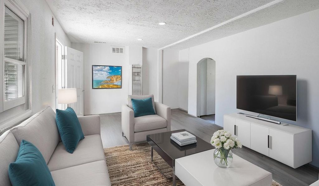 Image 2 of property listing at 4731 E Turner Avenue, Fresno, CA 93702