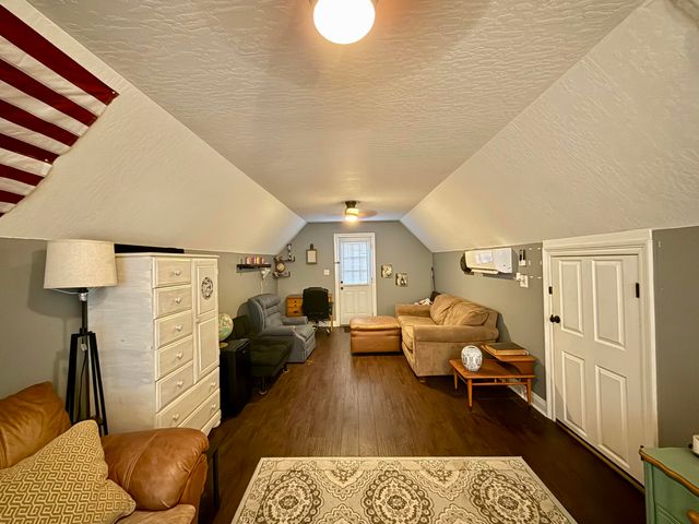 1281 Elks Lake Rd., Hattiesburg, MS 39401