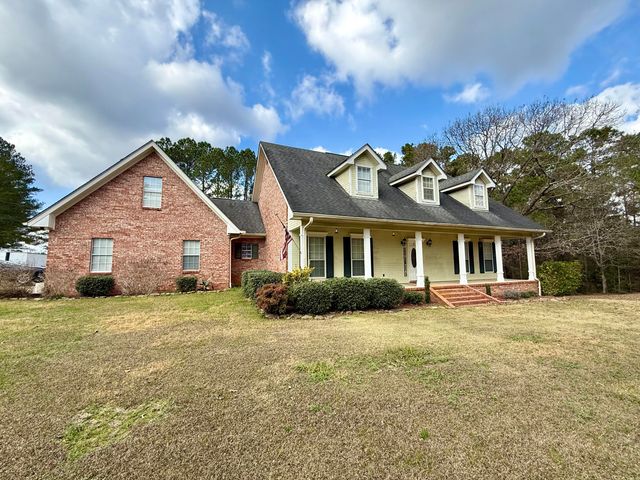 1281 Elks Lake Rd., Hattiesburg, MS 39401