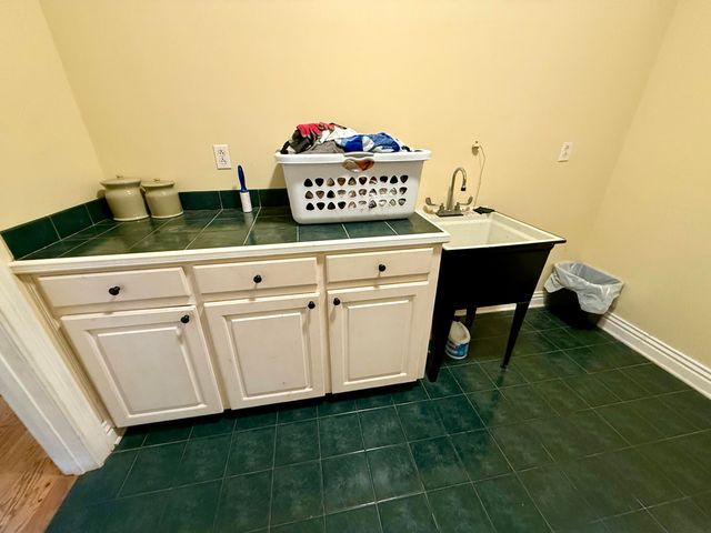 1281 Elks Lake Rd., Hattiesburg, MS 39401