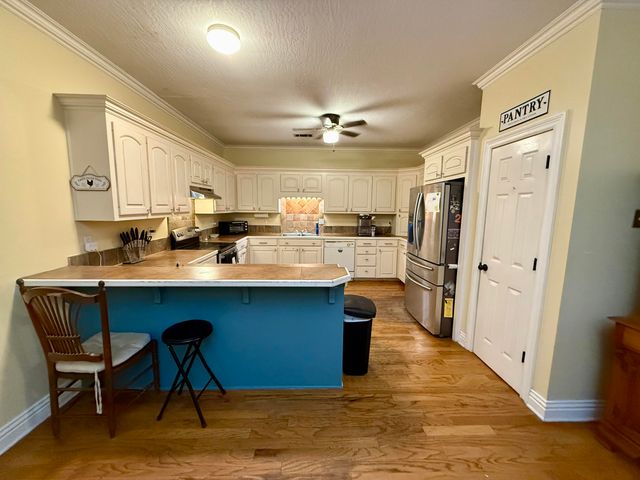 1281 Elks Lake Rd., Hattiesburg, MS 39401