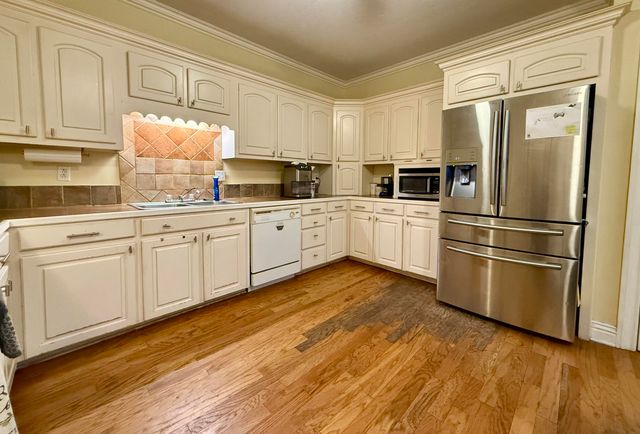 1281 Elks Lake Rd., Hattiesburg, MS 39401