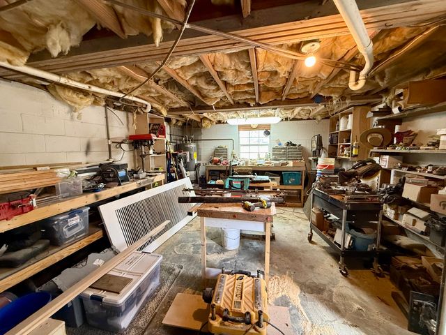 1281 Elks Lake Rd., Hattiesburg, MS 39401