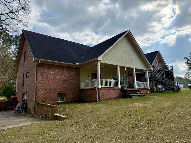 1281 Elks Lake Rd., Hattiesburg, MS 39401