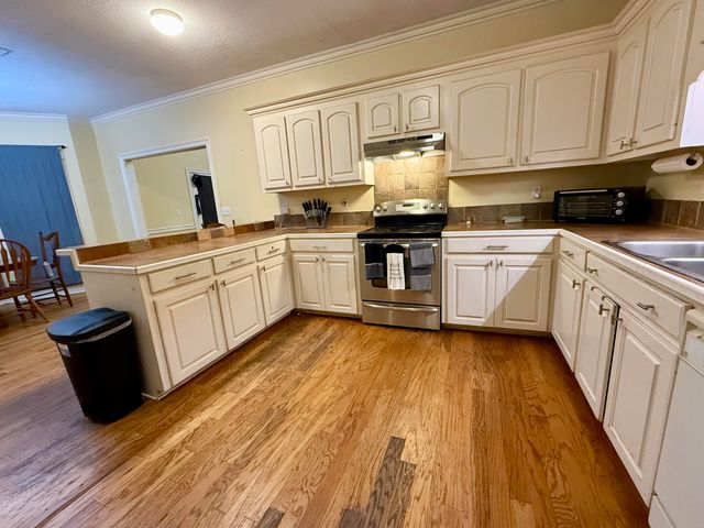 1281 Elks Lake Rd., Hattiesburg, MS 39401