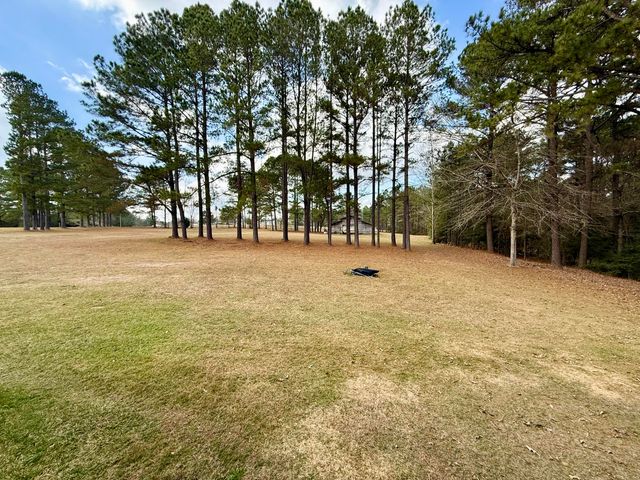 1281 Elks Lake Rd., Hattiesburg, MS 39401