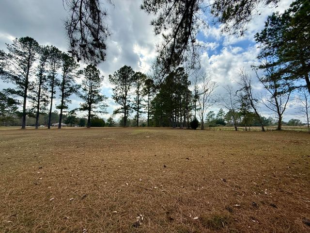 1281 Elks Lake Rd., Hattiesburg, MS 39401