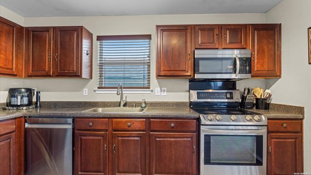 1015 TIGER PATH, San Antonio, TX 78251