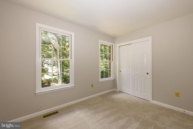 7407 S REACH DR, Fairfax Station, VA 22039