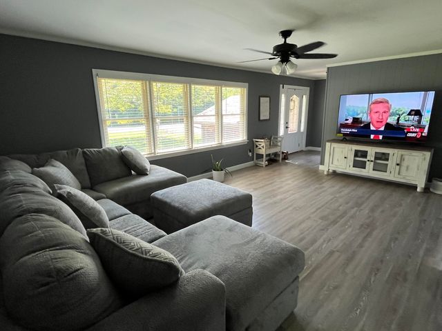 6740 Greenfield Drive, Paducah, KY 42003